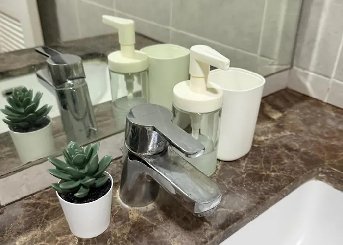 Bayhaus Mnl - Pet-friendly Near Moa